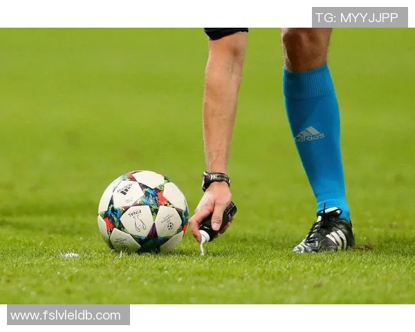 揭秘足球明星手相特征解析男足球员命运与性格的关系