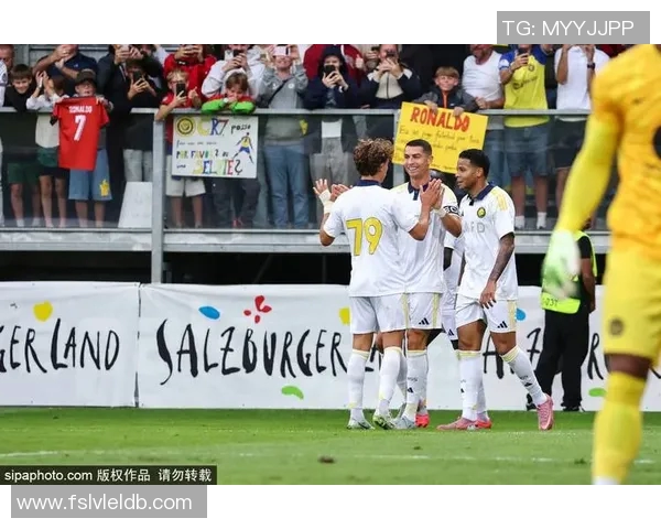 足球明星采访中出现的尴尬瞬间合集让人忍俊不禁的搞笑时刻回顾